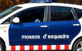Los Mossos d'Esquadra están investigando el apuñalamiento. Los Mossos d'Esquadra están investigando el apuñalamiento.
