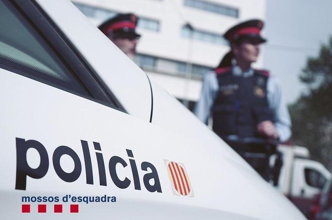 Los Mossos investigan la muerte del pequeño de 2 años en Barcelona.