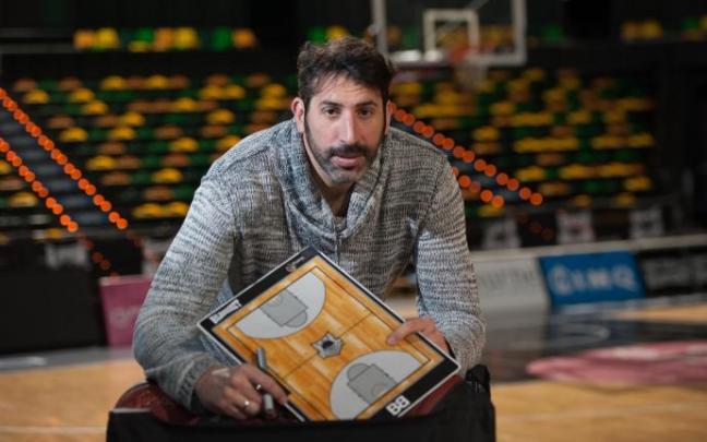 Alex Mumbrú disputó un total de 417 partidos como 'hombre de negro' entre 2009 y 2018