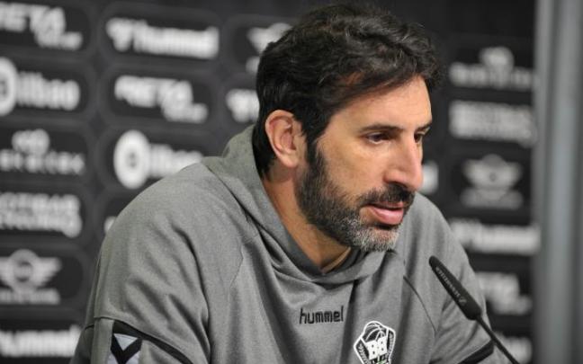 El entrenador del Bilbao Basket, Alex Mumbrú.