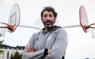 El entrenador del Bilbao Basket, Álex Mumbrú