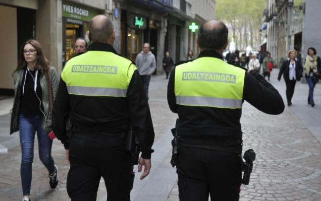 Una patrulla de la Policía Municipal, en una imagen de archivo Una patrulla de la Policía Municipal, en una imagen de archivo