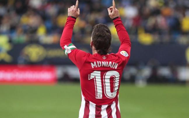Iker Muniain, capitán del Athletic, celebra el tanto que marcó ante el Cádiz en el Nuevo Mirandilla. Iker Muniain, capitán del Athletic, celebra el tanto que marcó ante el Cádiz en el Nuevo Mirandilla.