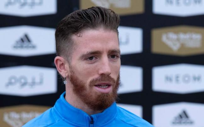 Iker Muniain atiende a los medios en la rueda de prensa previa a la final de la Supercopa. Iker Muniain atiende a los medios en la rueda de prensa previa a la final de la Supercopa.