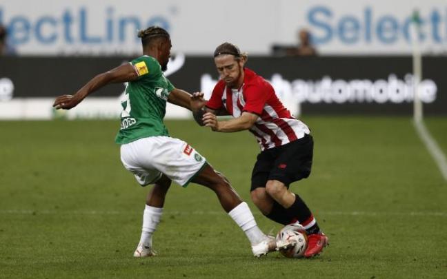Iker Muniain, durante el primer partido de pretemporada ante el St. Gallen. Iker Muniain, durante el primer partido de pretemporada ante el St. Gallen.