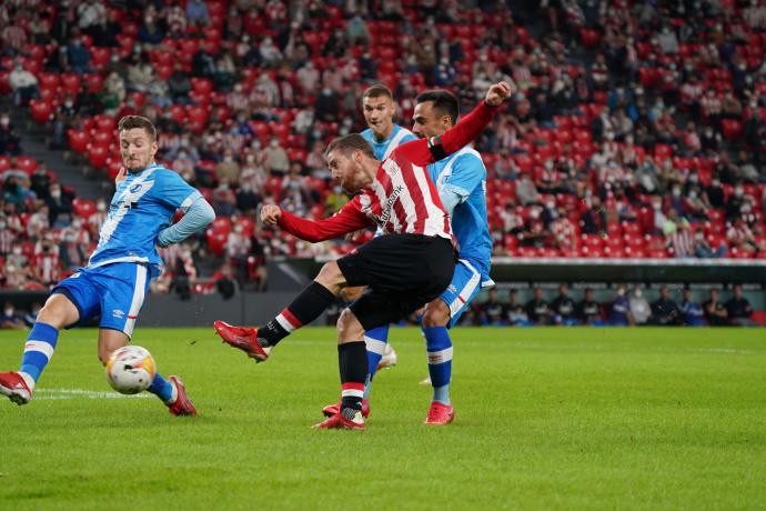 Iker Muniain durante el partido.