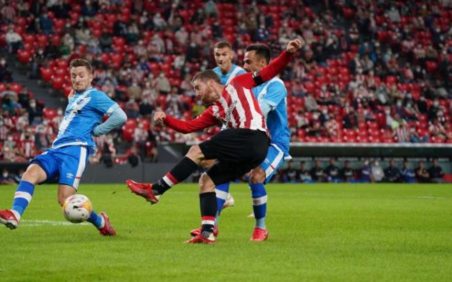 Iker Muniain durante el partido. Iker Muniain durante el partido.