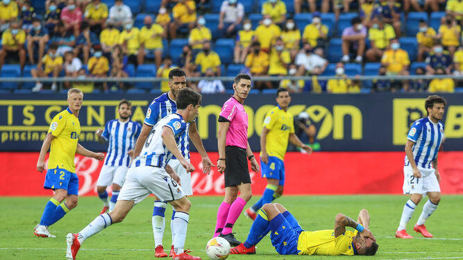 Muñiz Ruiz, en un lance del partido de septiembre entre el Cádiz y la Real.