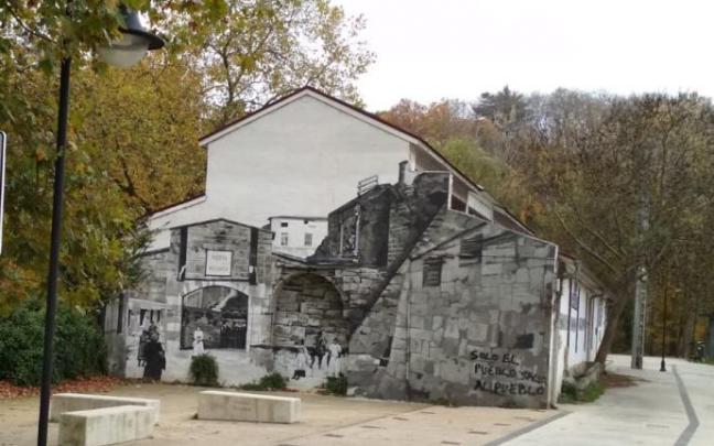 Imagen del mural con la pintada