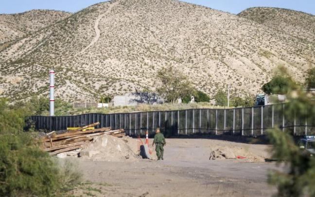 Imagen del muro construido en la frontera entre EE.UU. y México Imagen del muro construido en la frontera entre EE.UU. y México