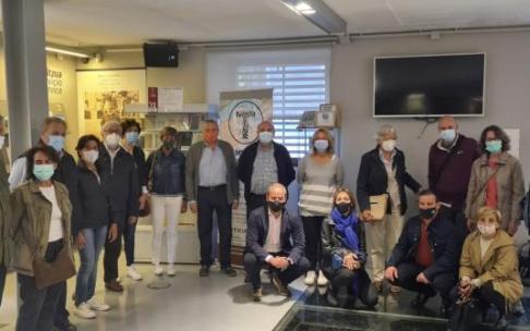 A la inauguración de la vitrina o sala de exposición acudieron promotores de la iniciativa y agentes conómicos y turísticos.