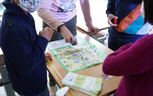 Visita a un centro donde se aplica el programa coeducativo Nahiko de Emakunde