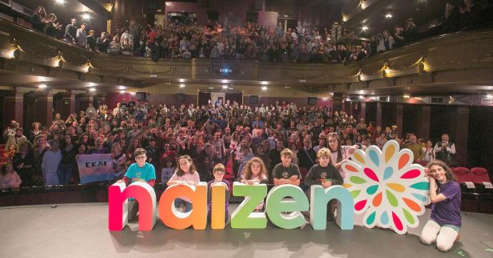 Acto de presentación de Naizen, asociación de familias de menores transexuales.