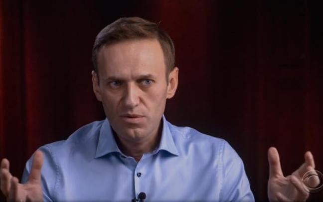 Navalni en una entrevista en televisión. Navalni en una entrevista en televisión.