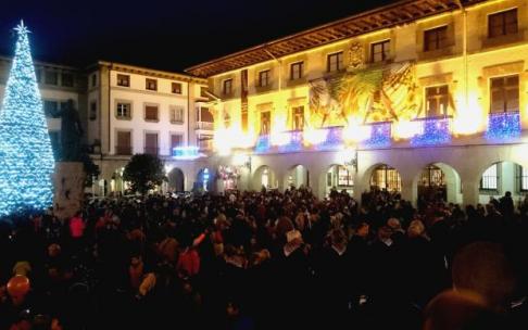 La luz y el color navideño regresan a Gernika de la mano de un amplio programa de actividades que empieza esta semana.