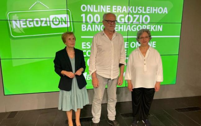 Mari Carmen, Félix e Isabel, son tres empresarios que quieren realizar el transpaso de sus negocios por jubilación Mari Carmen, Félix e Isabel, son tres empresarios que quieren realizar el transpaso de sus negocios por jubilación