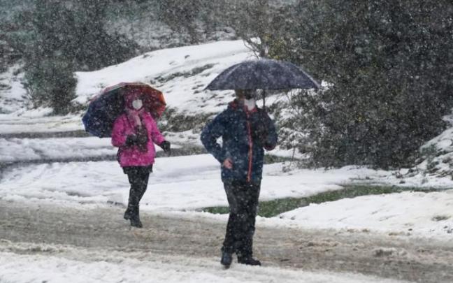 La nieve podría caer a 600 metros este miércoles en Euskadi. La nieve podría caer a 600 metros este miércoles en Euskadi.