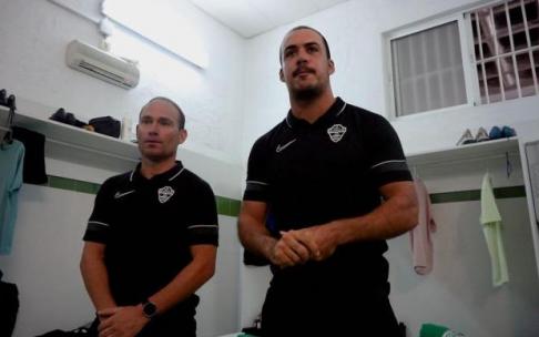 Nino, junto con René Martínez, antes de un entrenamiento con el Elche Ilicitano Nino, junto con René Martínez, antes de un entrenamiento con el Elche Ilicitano