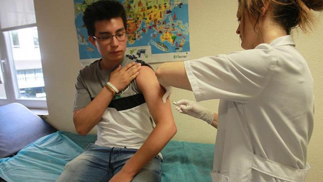 La vacuna sería la misma que se administra a los adultos pero con menor dosificación