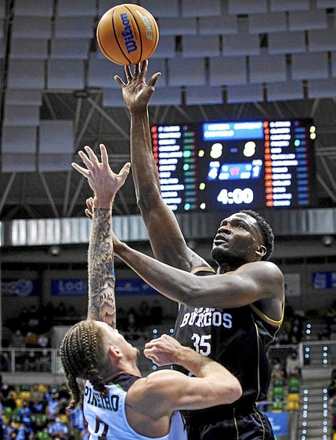 Nnoko ha debutado esta semana con el San Pablo Burgos ante el Darussafaka. Foto: FIBA