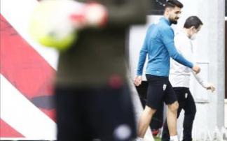 Peru Nolaskoain, junto a Marcelino durante una sesión en Lezama. Peru Nolaskoain, junto a Marcelino durante una sesión en Lezama.