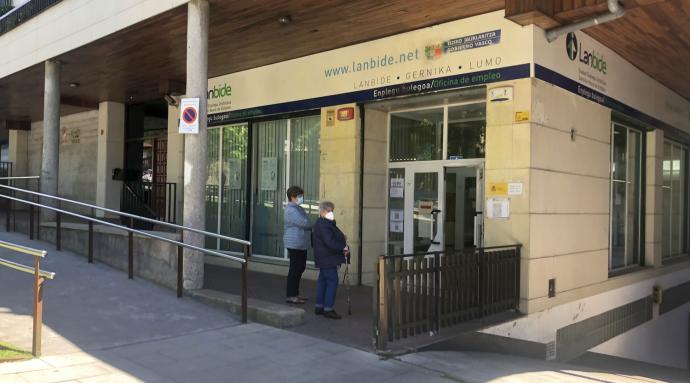 Oficinas de Lanbide, en la calle Karmelo Etxegarai.