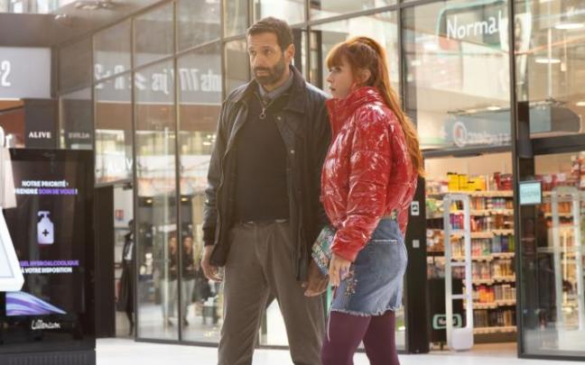 Adam (Mehdi Nebbou) y Morgane (Audrey Fleurot).