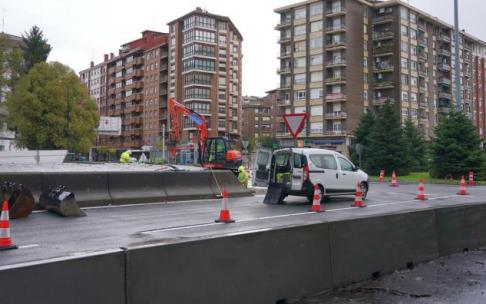 La rotonda de Plazakoetxe ya está en obras para mejorar su seguridad.