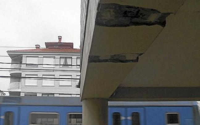 El tren a su paso por Mitxelena. Foto: Ainara Lozano El tren a su paso por Mitxelena. Foto: Ainara Lozano
