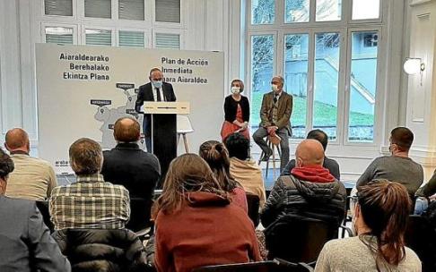 Ramiro González presenta en Llodio el plan de recuperación de Ayala.