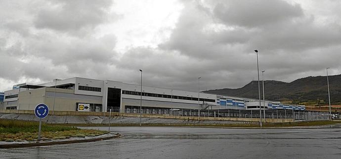 Vista del centro logístico que Lidl ha puesto en marcha en el polígono de Los Llanos al lado de Nanclares de la Oca. Foto: Pablo José Pérez