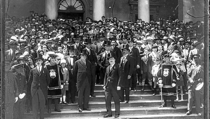 José Gabriel Guinea, en el centro (primera fila) y con gafas, fue el primer presidente del Club Deportivo Alavés con ese nombre. Además, presidió la Diputación de Álava y fue alcalde de Vitoria. La foto está tomada el 1 de agosto de 1926.