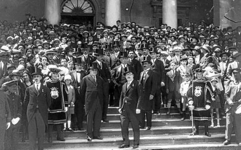José Gabriel Guinea, en el centro (primera fila) y con gafas, fue el primer presidente del Club Deportivo Alavés con ese nombre. Además, presidió la Diputación de Álava y fue alcalde de Vitoria. La foto está tomada el 1 de agosto de 1926.
