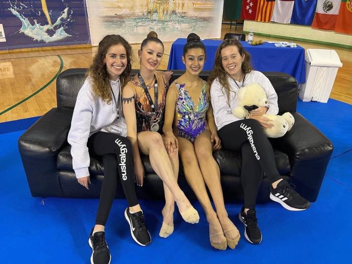 I. Díaz, Iraide García, Alba Lambea y Eva Santamariña.