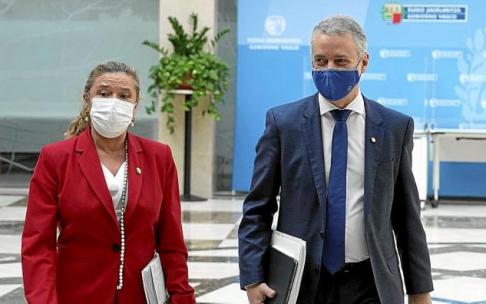 Sagardui y Urkullu acuden, en una imagen de archivo, a una de las reuniones del consejo asesor del LABI. Foto: Alex Larretxi