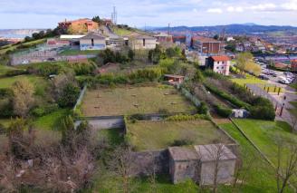 Vista aérea del lugar en el que se creará un aparcamiento con un centenar de plazas.