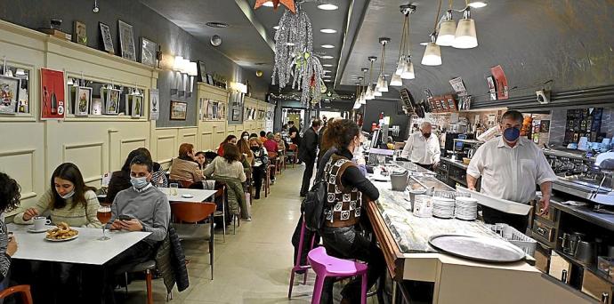 La norma queda que solo se puede exigir en el ocio nocturno y en restaurantes de más de 50 comensales. Foto: O.skar González