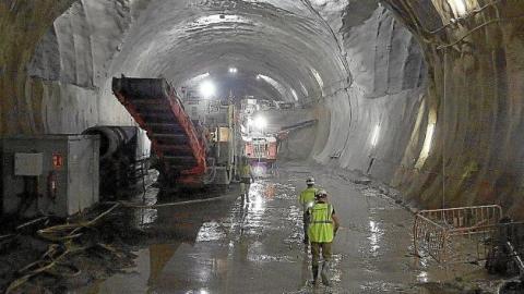Uno de los túneles del nuevo trazado del Topo bajo la ciudad de Donostia.