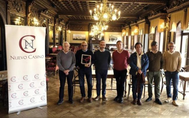 Presentación del programa del Nuevo Casino Principal, con su presidente Juan Luis Pujol, en el centro.