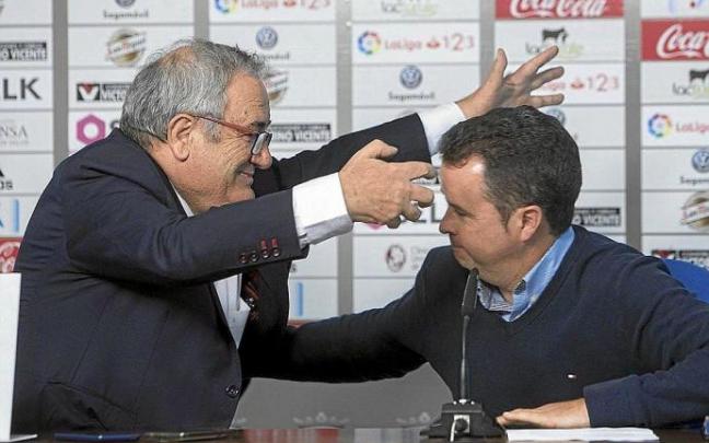 Luis Sabalza y Alfonso Ramírez, el día que el segundo dimitió como directivo en octubre de 2017. Foto: Mikel Saiz