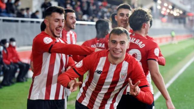 Álvaro Núñez celebra un gol con el Bilbao Athletic. Álvaro Núñez celebra un gol con el Bilbao Athletic.
