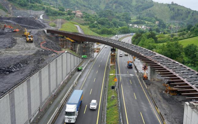 La cuantía de la revisión no podrá ser superior al 20% del precio de adjudicación del contrato. La cuantía de la revisión no podrá ser superior al 20% del precio de adjudicación del contrato.