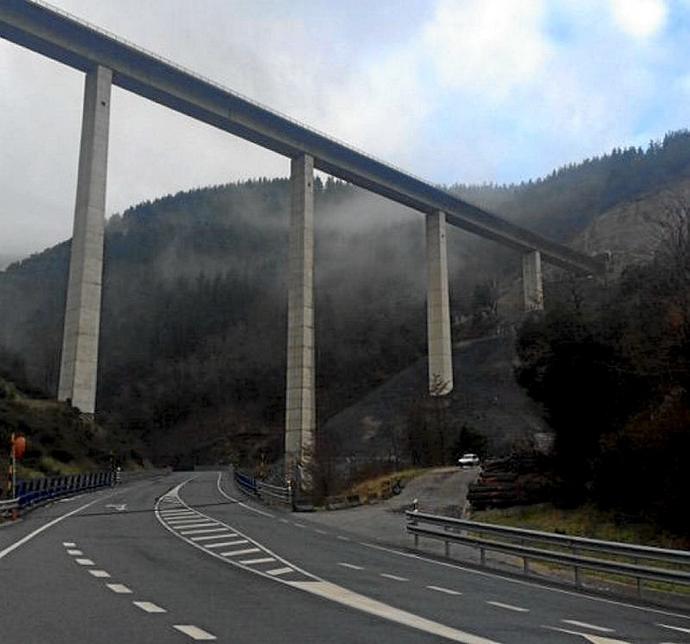 Puente del Tren de Alta Velocidad (TAV). Foto: DNA