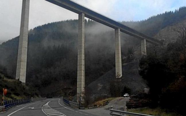 Puente del Tren de Alta Velocidad (TAV). Foto: DNA Puente del Tren de Alta Velocidad (TAV). Foto: DNA