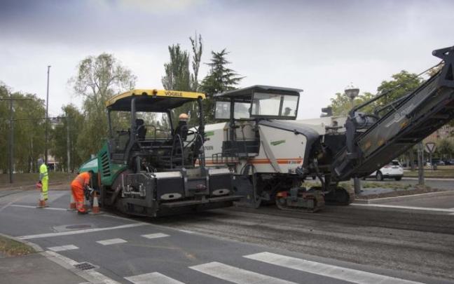 Obras de asfaltado en Bulevar de Euskal Herria.