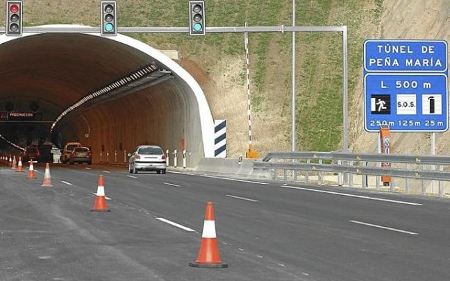 Entrada a Peña María en dirección a la capital alavesa. Foto: DNA