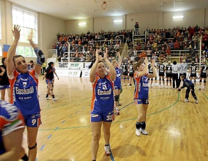 El Bera Bera celebra el triunfo en semis de la Copa EHF. Foto: G.E.