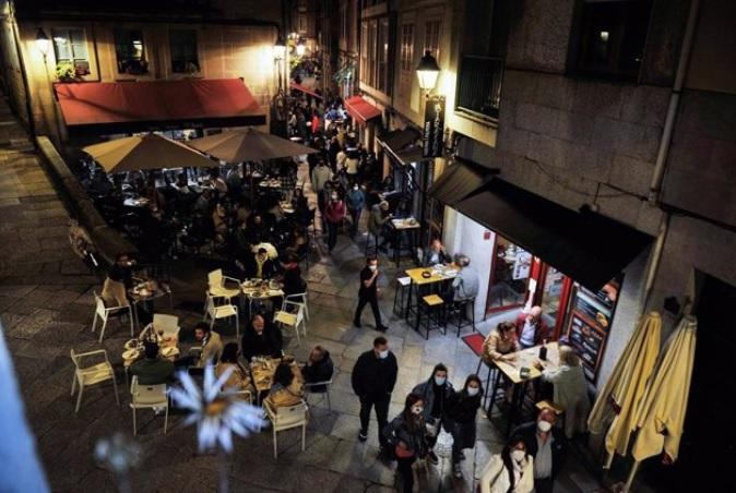 La Justicia tumba el uso del certificado covid para entrar en los locales de hostelería y de ocio nocturno de Galicia