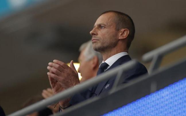 El presidente de la UEFA, Aleksander Ceferin, en Wembley durante la final de la Eurocopa. El presidente de la UEFA, Aleksander Ceferin, en Wembley durante la final de la Eurocopa.