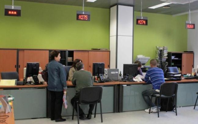 Oficina de atención al ciudadano del Ayuntamiento de Vitoria. Oficina de atención al ciudadano del Ayuntamiento de Vitoria.